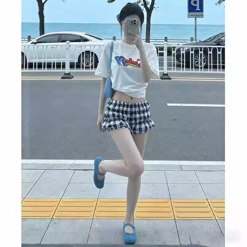 원본 로우 웨이스트 체크무늬 반바지 여성 2026 여름 새로운 몸매 가꾸기 슬림해 보이는 말뚝 더미 바지 캐주얼 꽃밭 반바지