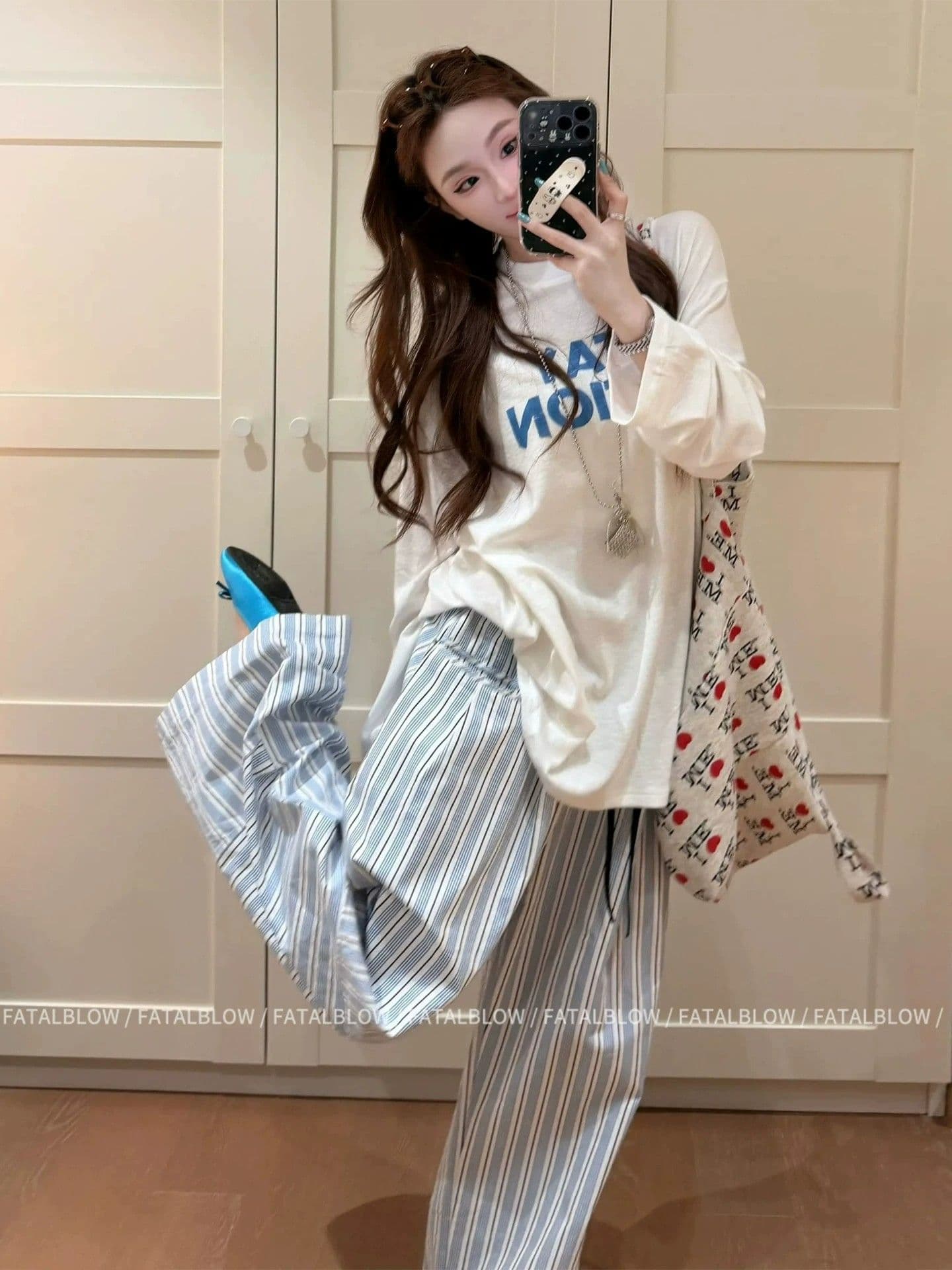 한 부서 파란색 스트라이프 캐주얼 바지 여성 여름 디자인 센스 슬림해 보이는 루즈핏 느긋한 바람 운동 와이드 레그 팬츠 롱 바지 이미지 2