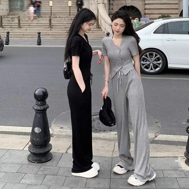 캐주얼 패션 스포츠 슈트 여성 여름 연령 감소 외국 가스 슬림해 보이는 V넥 반팔 바지 투피스 세트 이미지 4