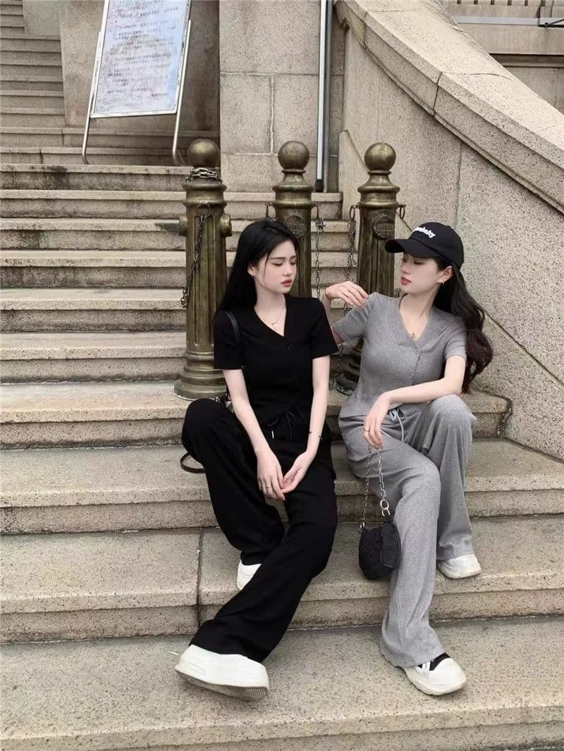 캐주얼 패션 스포츠 슈트 여성 여름 연령 감소 외국 가스 슬림해 보이는 V넥 반팔 바지 투피스 세트 상세 이미지 3