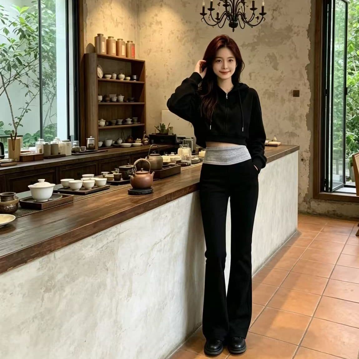 검정색 배색 패치워크 마이크로 플레어 바지 2026 년 새로운 하이웨이스트 도루 센스 캐주얼 다용도 웨이 바지 호스 슈 바지 트렌디 이미지 2