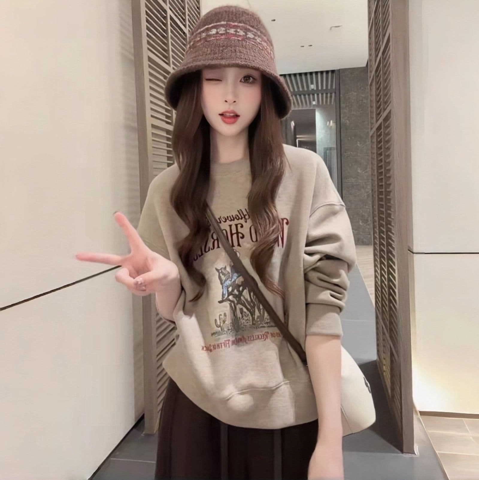 한 부서 패션 레트로 알파벳 프린트 라운드 넥 후드티 여성 가을 겨울 작은 키 다용도 슬림해 보이는 긴팔 없음 모자 의류 이미지 2