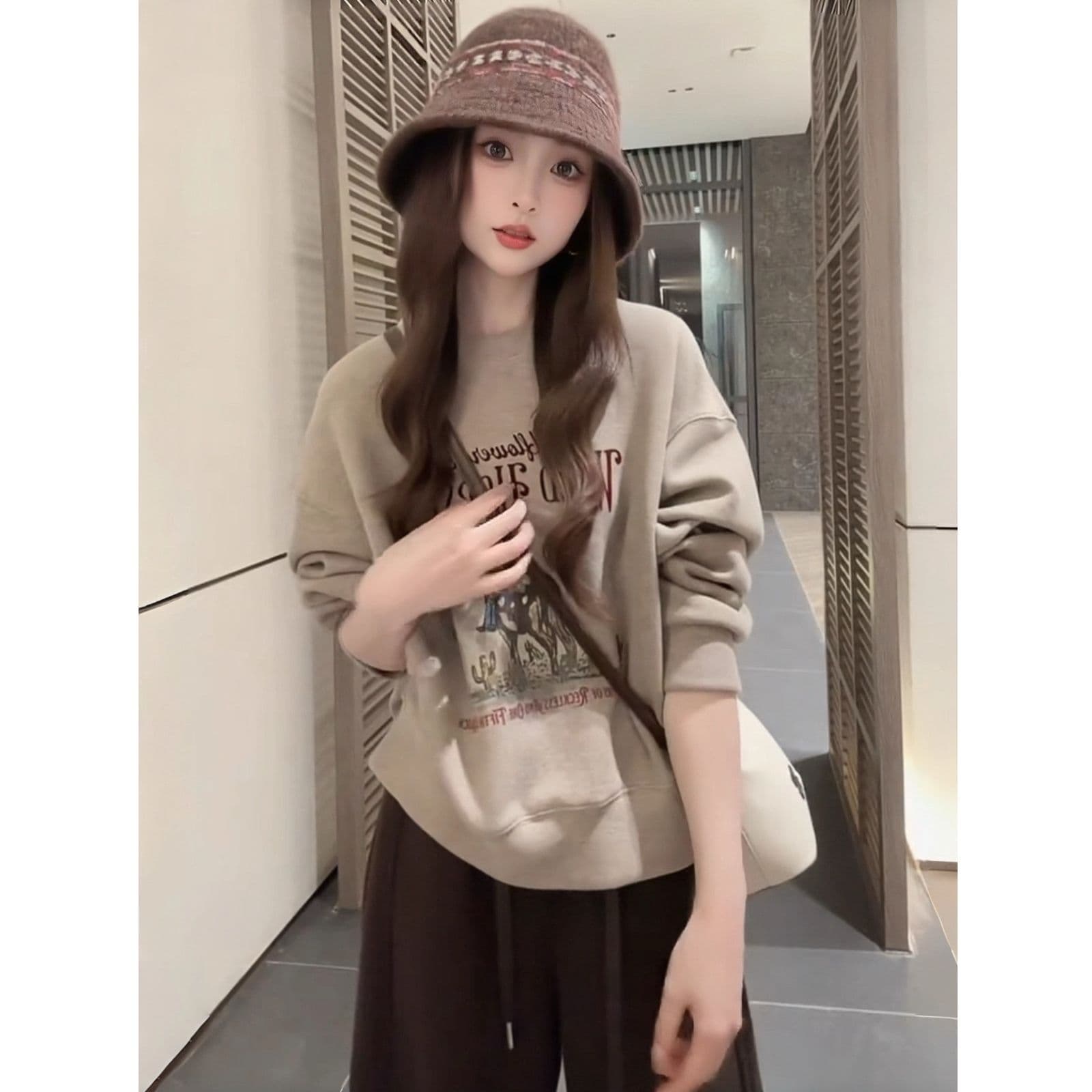 한 부서 패션 레트로 알파벳 프린트 라운드 넥 후드티 여성 가을 겨울 작은 키 다용도 슬림해 보이는 긴팔 없음 모자 의류 이미지 5
