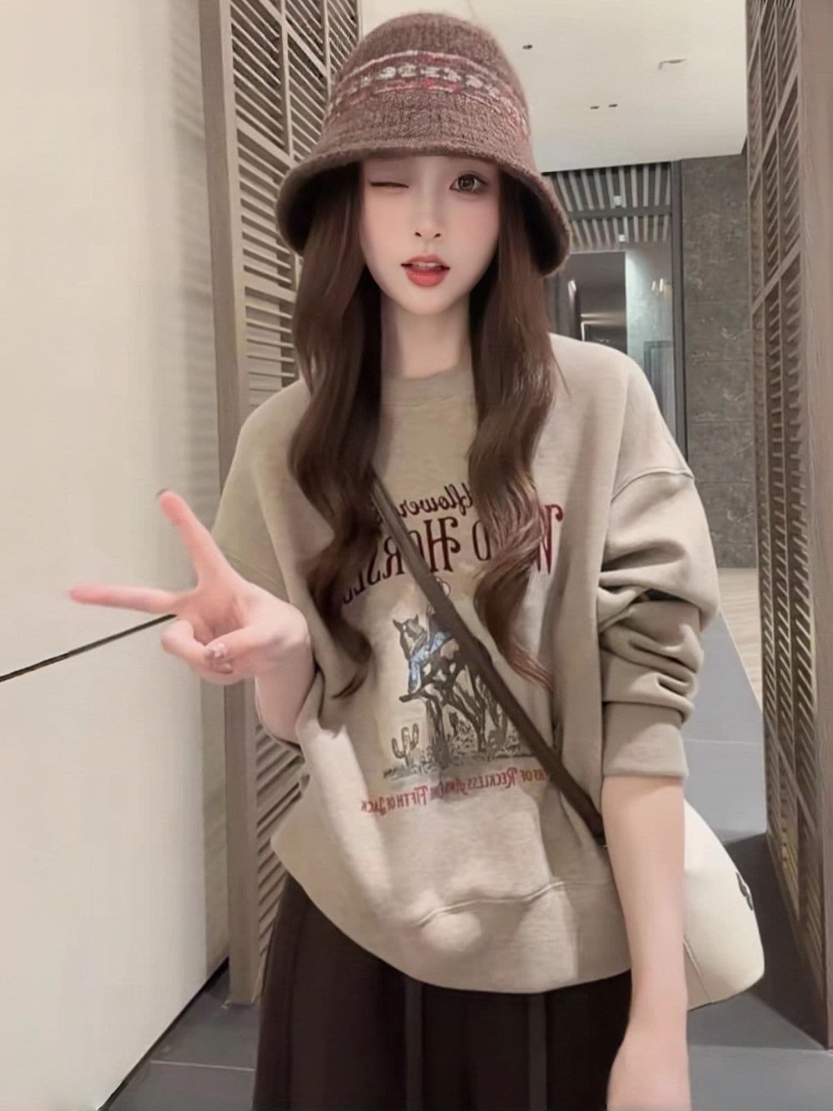 한 부서 패션 레트로 알파벳 프린트 라운드 넥 후드티 여성 가을 겨울 작은 키 다용도 슬림해 보이는 긴팔 없음 모자 의류 상세 이미지 3