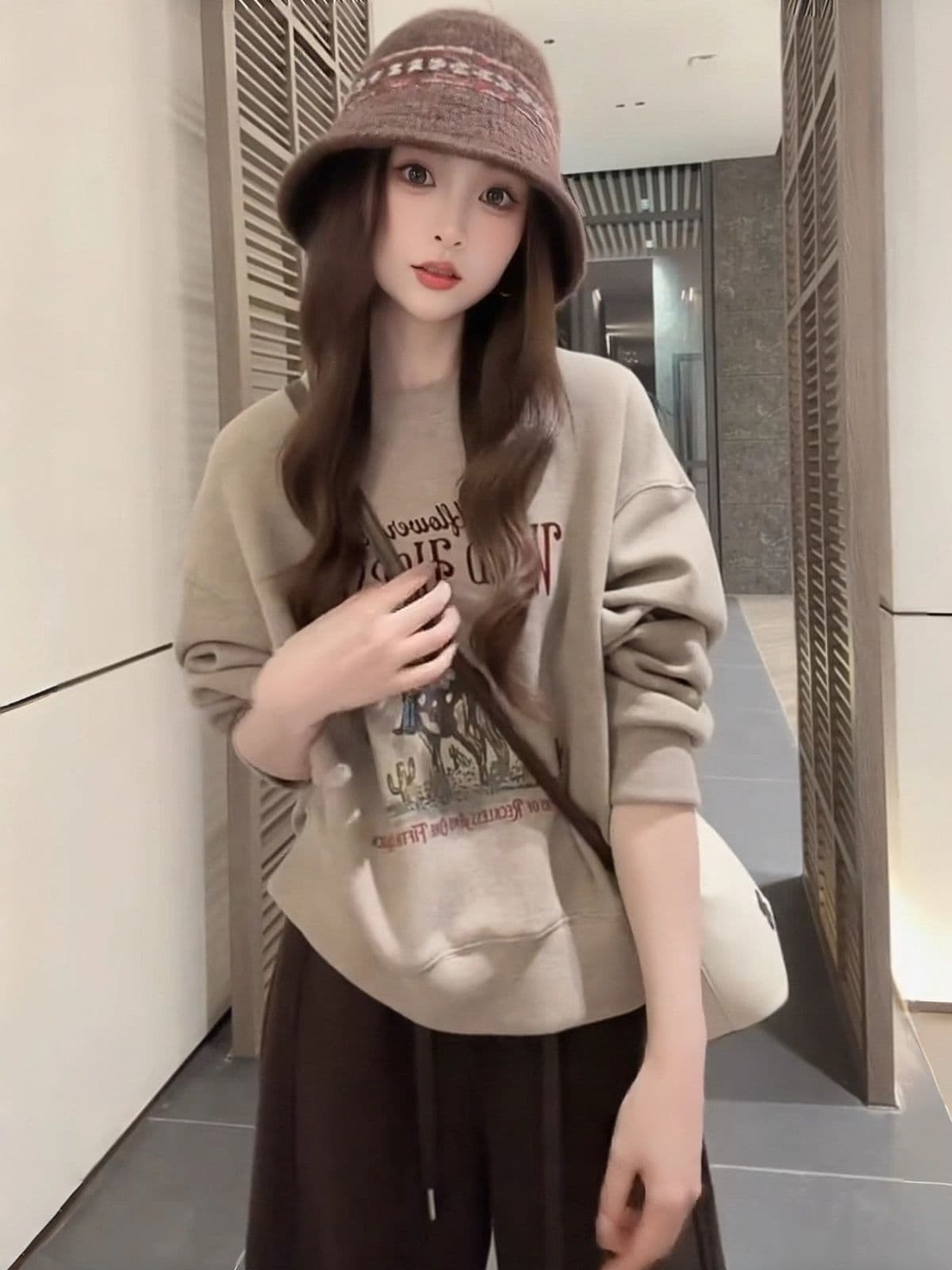 한 부서 패션 레트로 알파벳 프린트 라운드 넥 후드티 여성 가을 겨울 작은 키 다용도 슬림해 보이는 긴팔 없음 모자 의류 상세 이미지 5