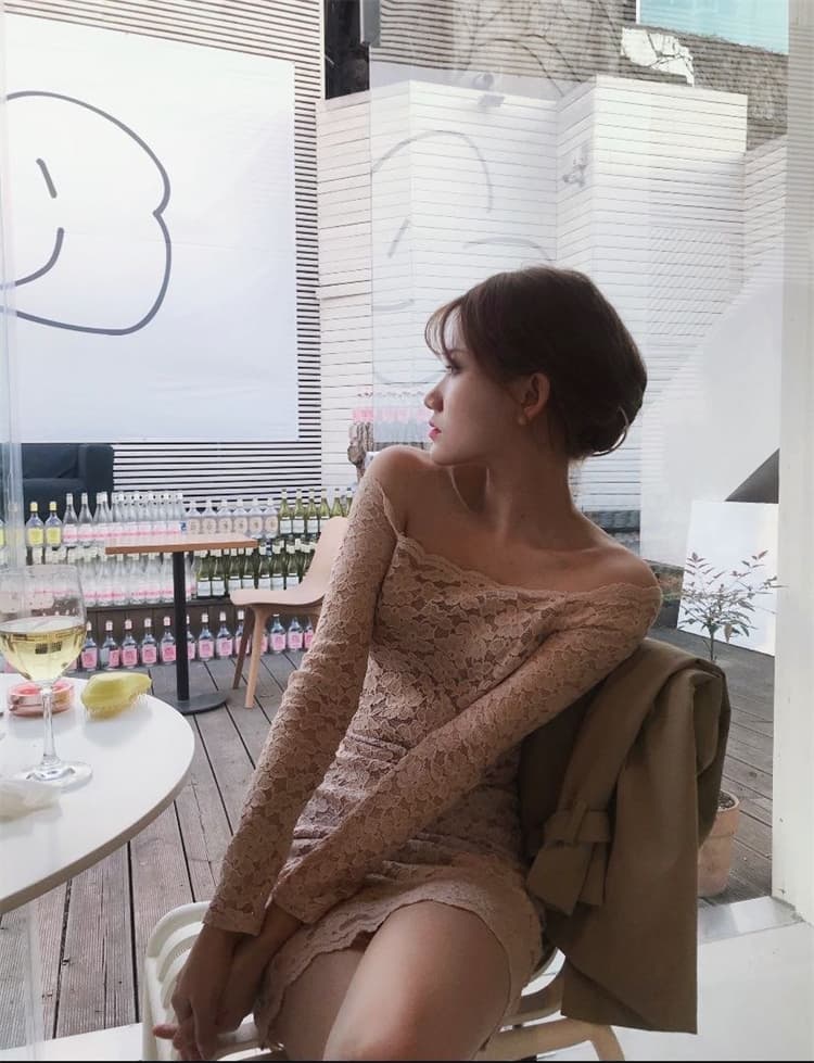 한국 동대문 새로운 품격 몸매 가꾸기 디스플레이 몸 보트넥 오프숄더 무거운 작업 레이스 타이트 스커트 점프 슈트 미니 스커트 여성 상세 이미지 16