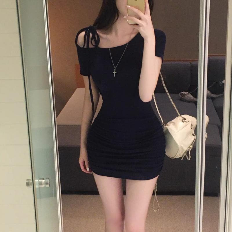 한국 동대문 새로운 품격 몸매 가꾸기 허리 수축 디스플레이 몸 비스듬한 칼라 오프숄더 디자인 센스 반팔 타이트 스커트 드레스 이미지 4
