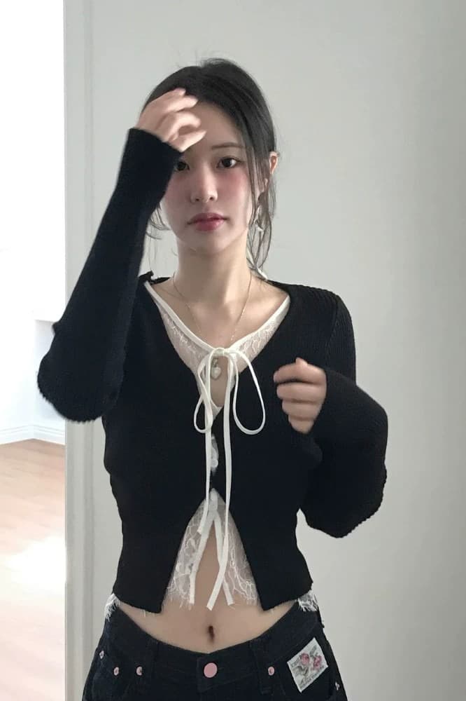 한국 동대문 새로운 품격 레이스 조각 순수한 욕망 디자인 센스 레이스업 페이크 레이어드 긴팔 니트 티셔츠 여성 이미지 7