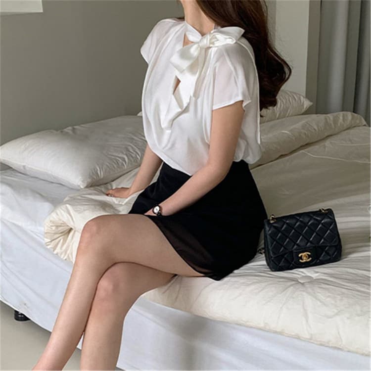 한국 동대문 새로운 품격 네클라인 레이스업 흔들다 칼라 몸매 가꾸기 디스플레이 몸 새틴 편안함 반팔 셔츠 티셔츠 상세 이미지 7