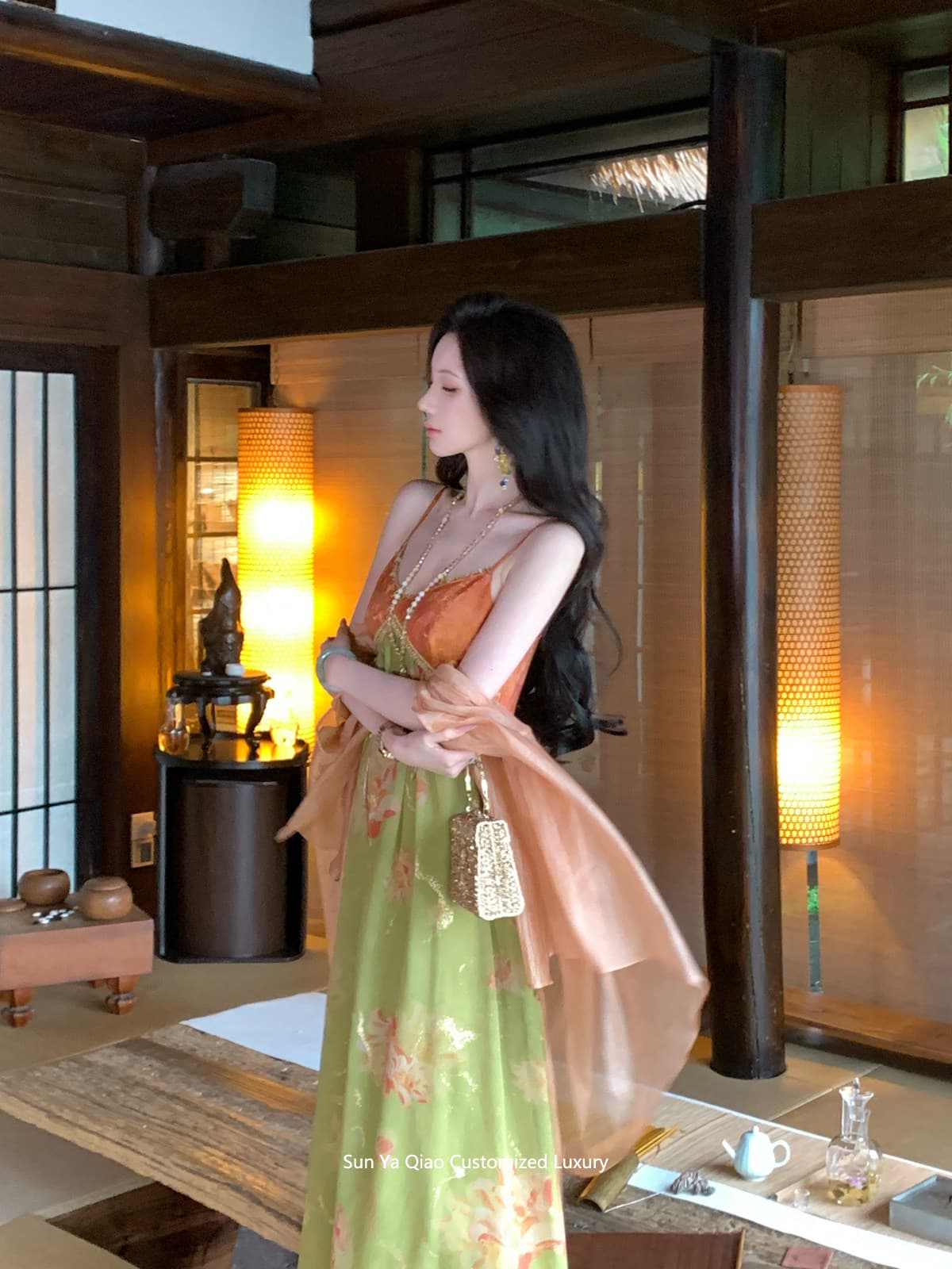 우아한 조 맞춤 오렌지 오렌지 다림질 금박 프린트 주간 실크 아마 슬립 드레스 dyyy 이미지 4