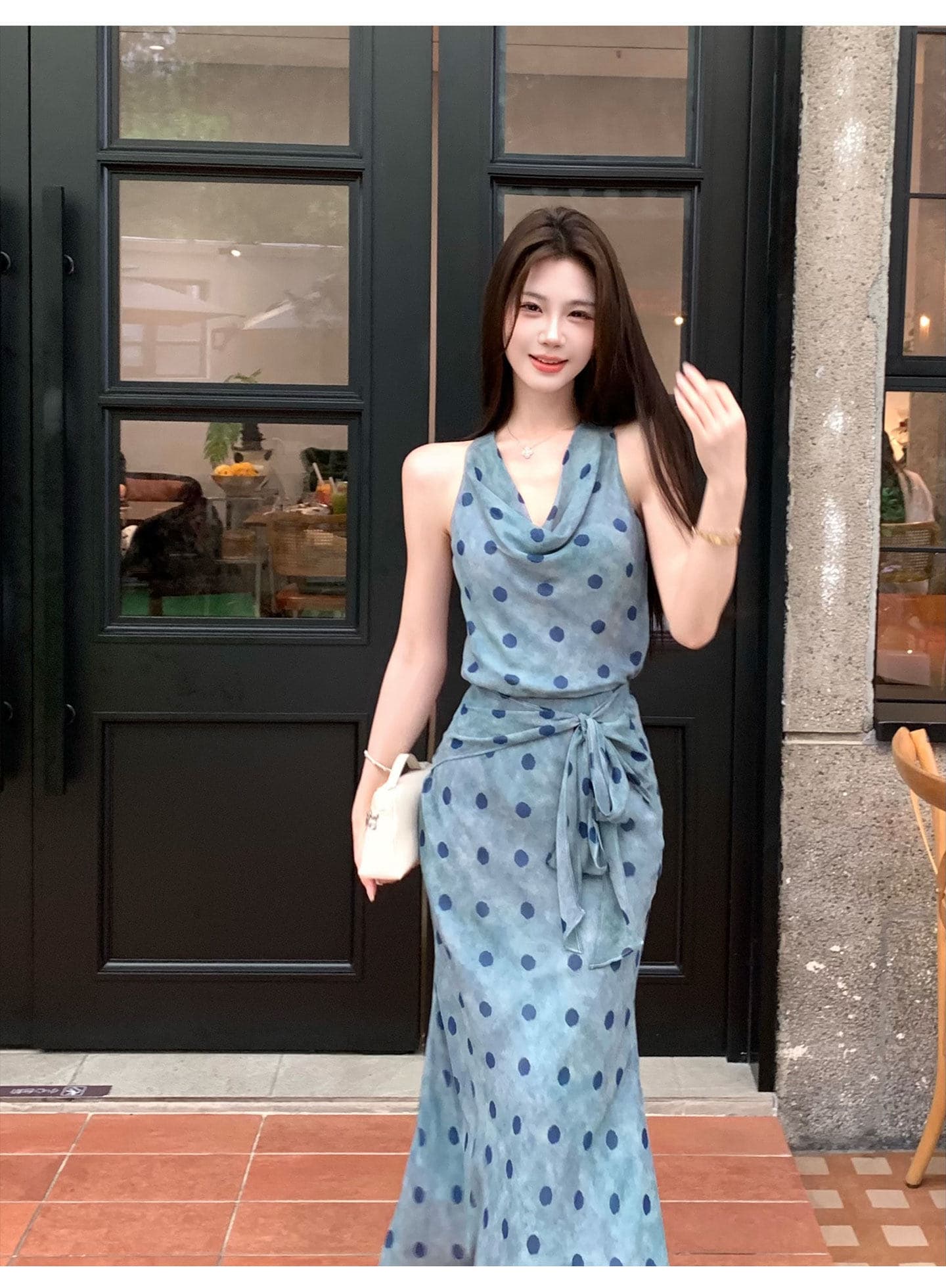 무쯔리 목자이 ~ 중 리 블루 웨이브 리플 그림자 프랑스식 V넥 도트 무늬 민소매 쉬폰 톱 도루 센스 슬림해 보이는 반 스커트 세트 이미지 3