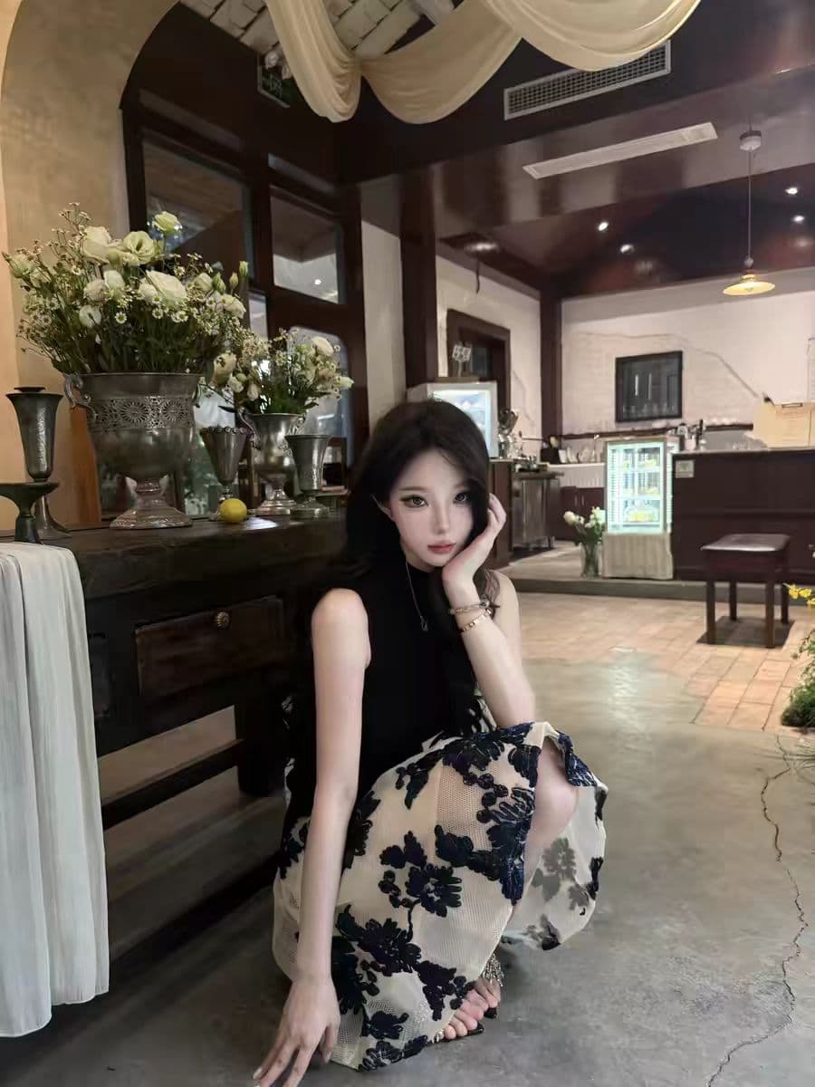 awmumu 프랑스식 명문 여성 바람 파란색 자수 꽃 반신 스커트 여성 몸매 가꾸기 슬림해 보이는 하이웨이스트 퍼프 스커트 짧은 치마 이미지 3