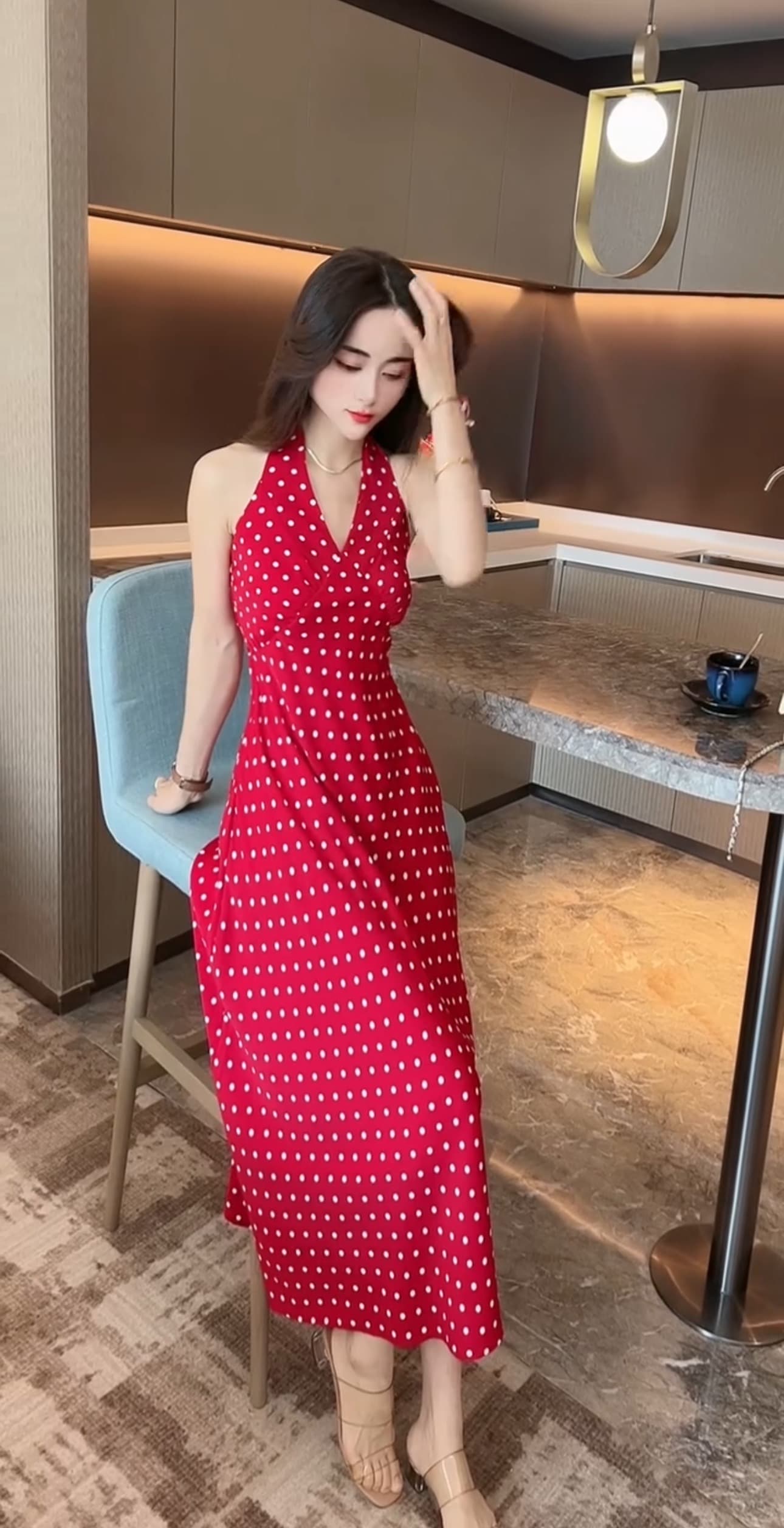 17 세 바다를보고 디자인 센스 레트로 V넥 빨간 봉투 도트 무늬 행침 목 드레스 작은 대중 품격 다용도 슬림해 보이는 롱 스커트 상세 이미지 1