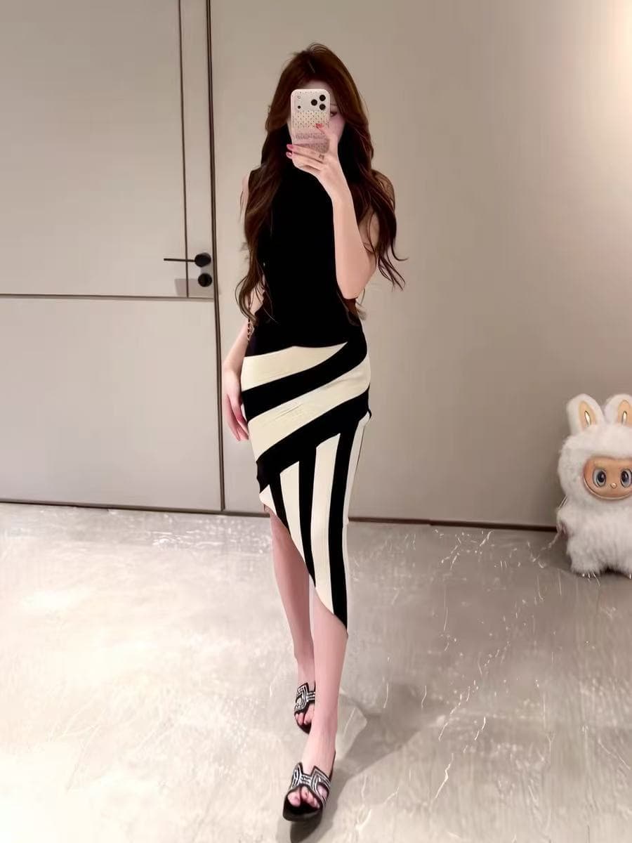 한 부서 느긋한 바람 착용 가져 가라. 민소매 티셔츠 맨위 흑백 줄무늬 배색 타이트 스커트 인어 꼬리 스커트 반신 치마 세트 여성 이미지 4