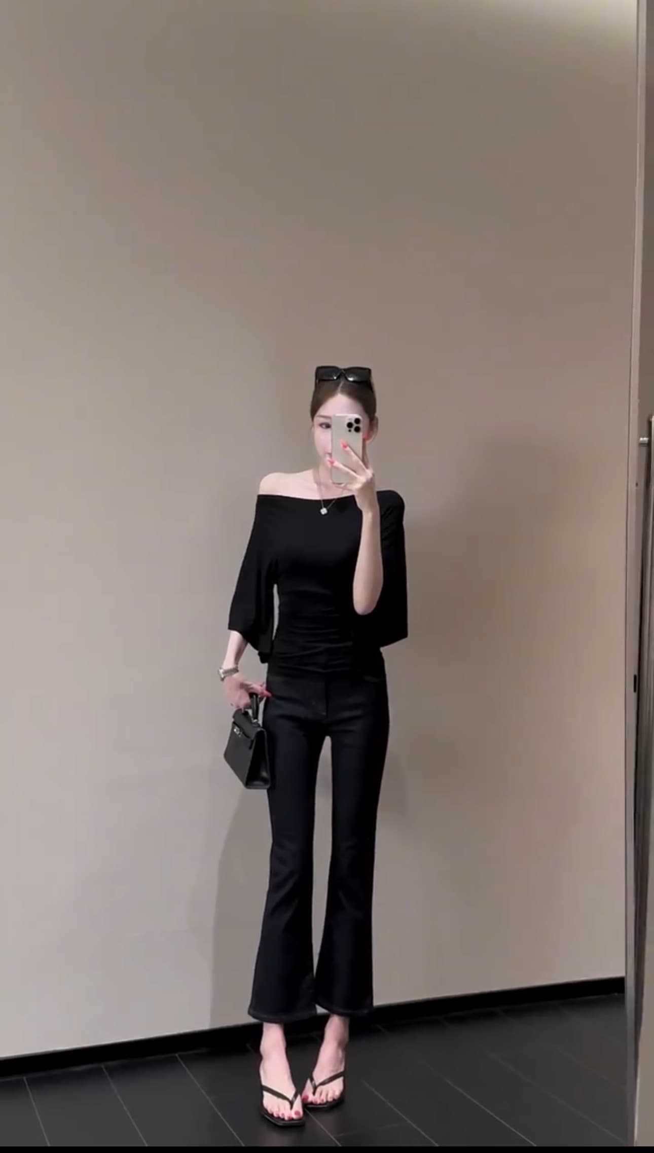 정품 오프숄더 맨위 여성 여름 새로운 디자인 센스 작은 대중 오프숄더 긴팔 티셔츠 플러스 청바지 이미지 5