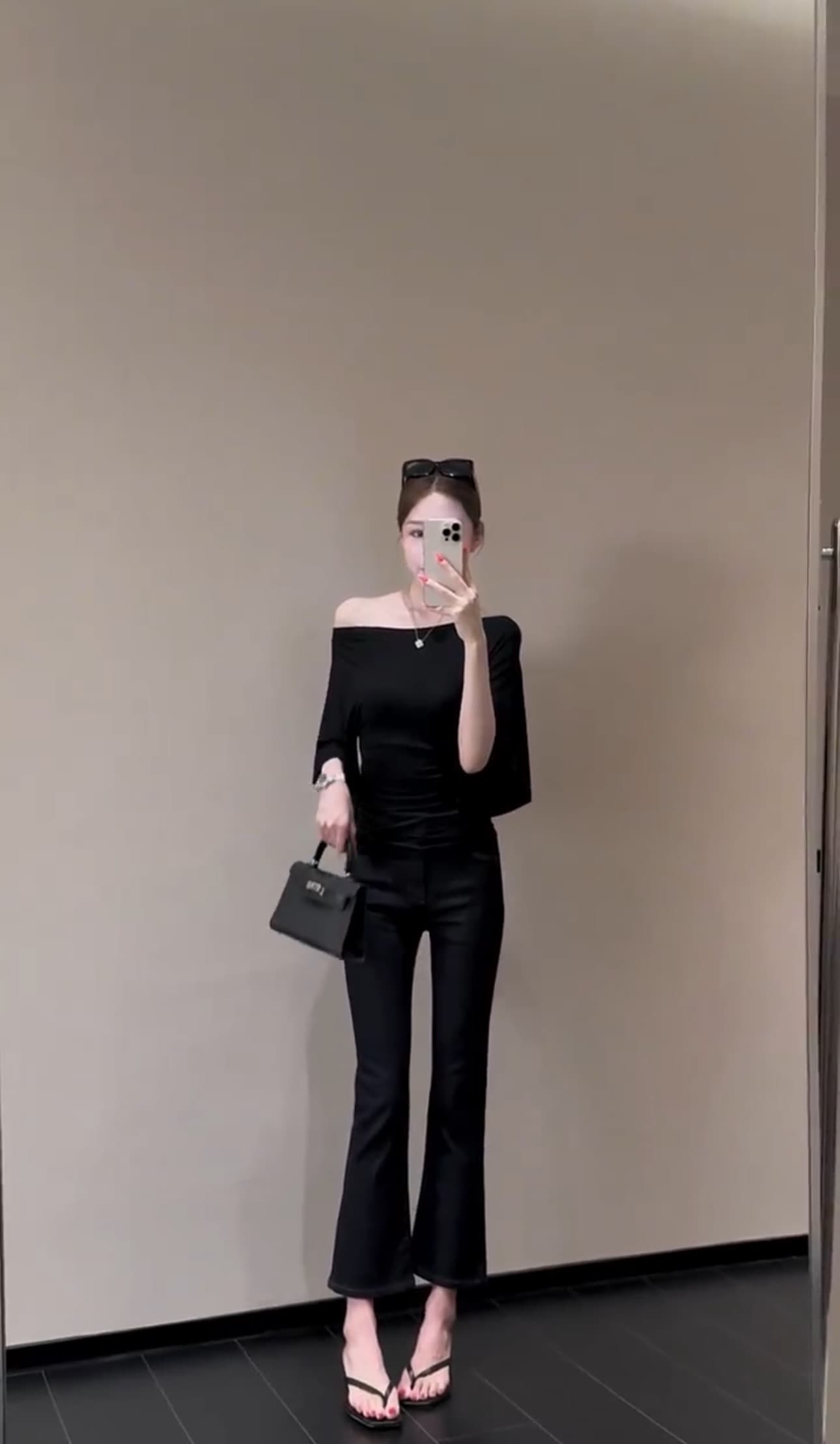 정품 오프숄더 맨위 여성 여름 새로운 디자인 센스 작은 대중 오프숄더 긴팔 티셔츠 플러스 청바지 상세 이미지 2