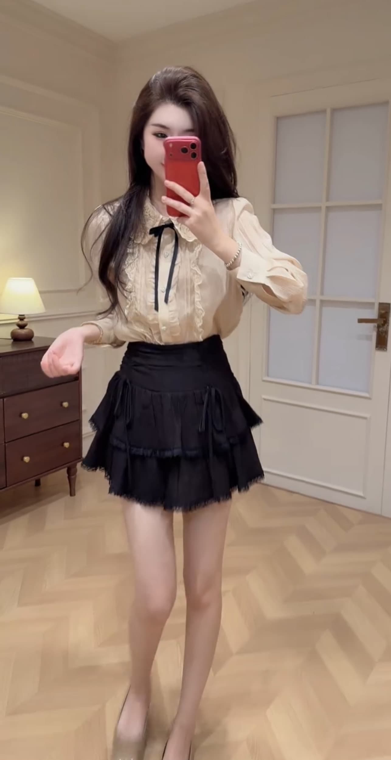 한 부서 순수한 욕망 주름 싱글 줄 버튼 쉬폰 작은 셔츠 여성 2026 여름 하이웨이스트 슬림해 보이는 케이크 미니 스커트 세트 상세 이미지 2
