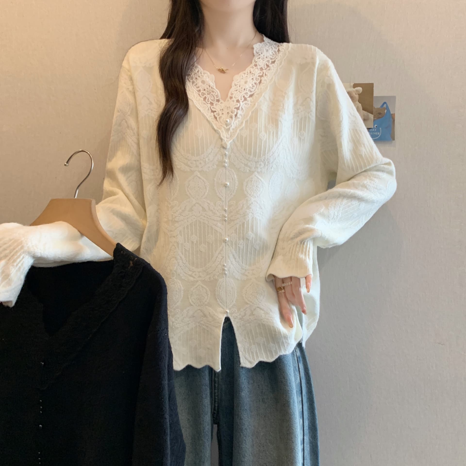 실사 통통한 여동생 빅 사이즈 여성 의류 새로운 무거운 작업 고급 디자인 센스 레이스 나팔 긴팔 V넥 맨위 이미지 2