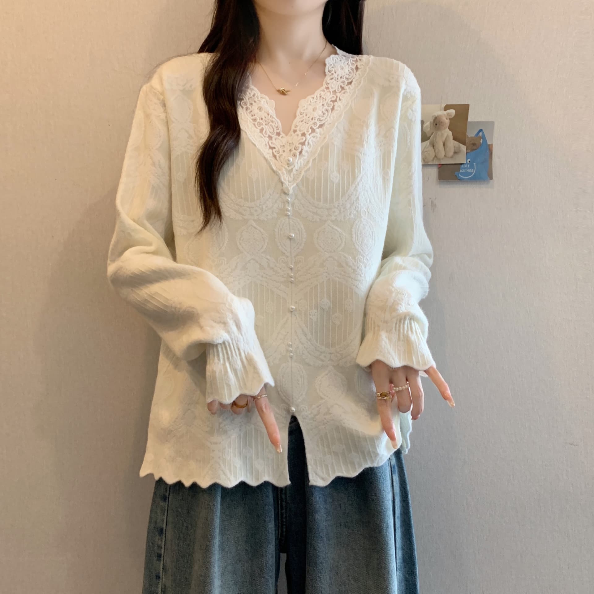 실사 통통한 여동생 빅 사이즈 여성 의류 새로운 무거운 작업 고급 디자인 센스 레이스 나팔 긴팔 V넥 맨위 상세 이미지 11