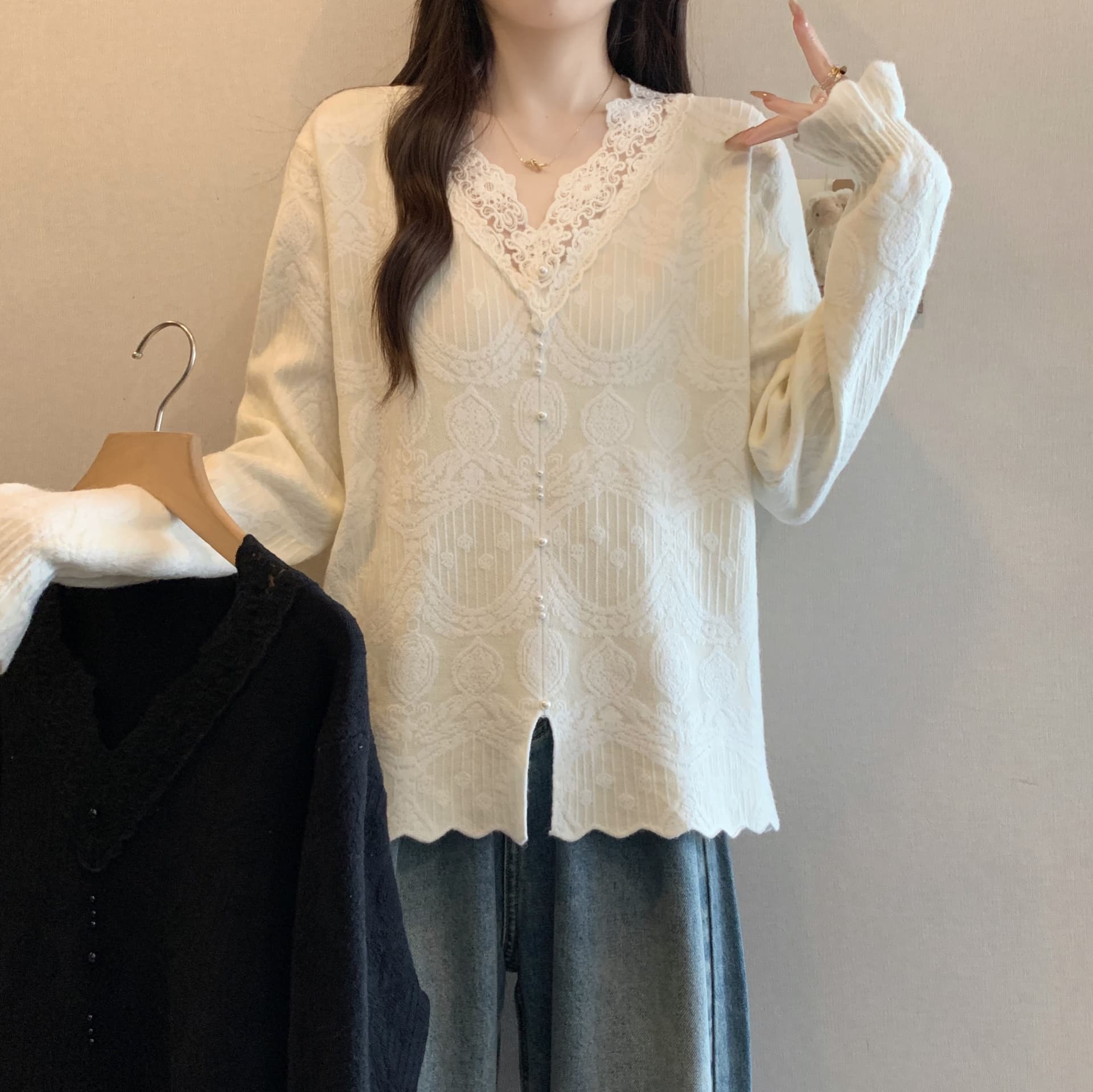 실사 통통한 여동생 빅 사이즈 여성 의류 새로운 무거운 작업 고급 디자인 센스 레이스 나팔 긴팔 V넥 맨위 상세 이미지 15