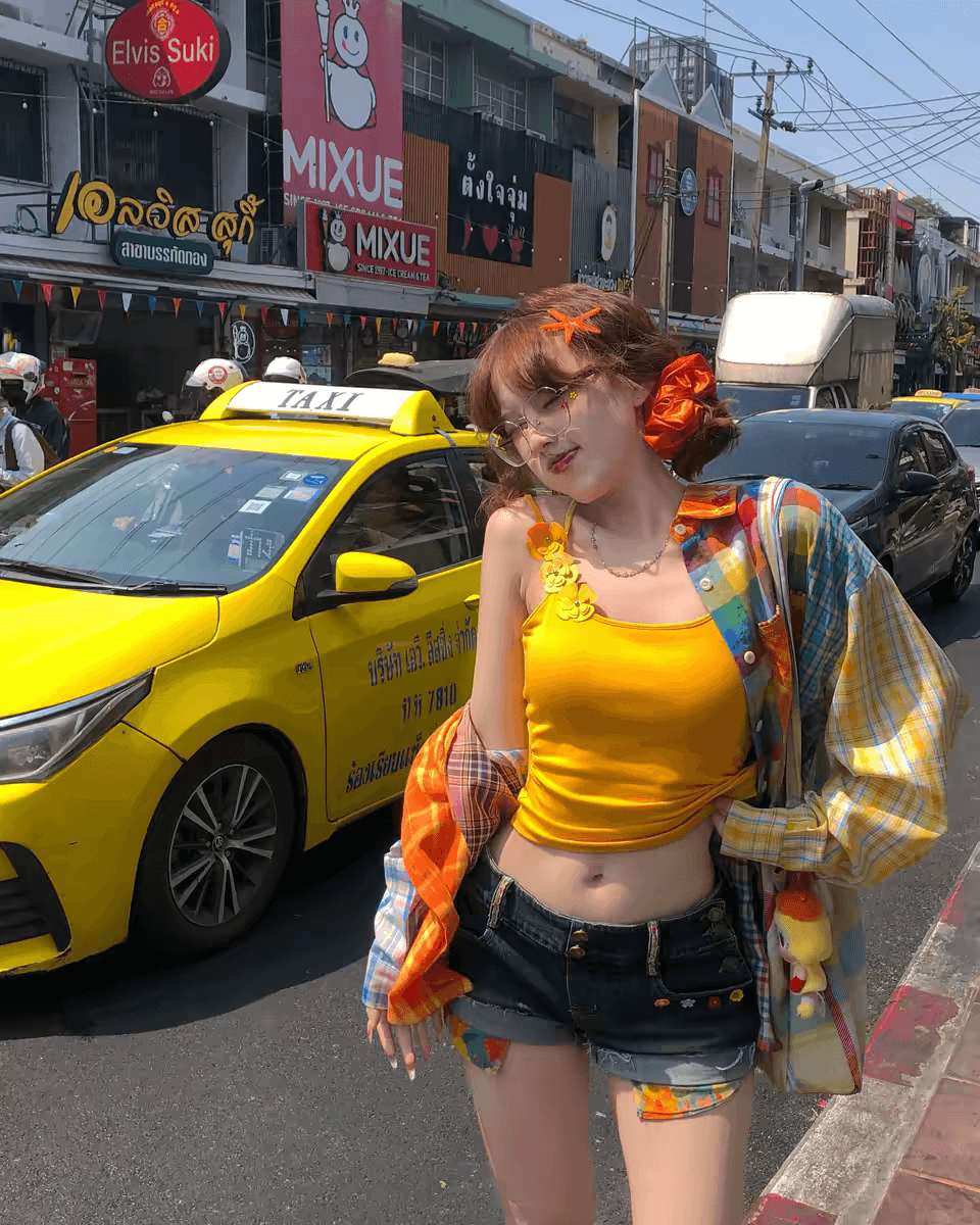 여름 황색 꽃무늬 데님 멜빵 반바지 여성 2026 새로운 디자인 센스 연령 감소 슬림해 보이는 작은 키 멜빵 바지 상세 이미지 5
