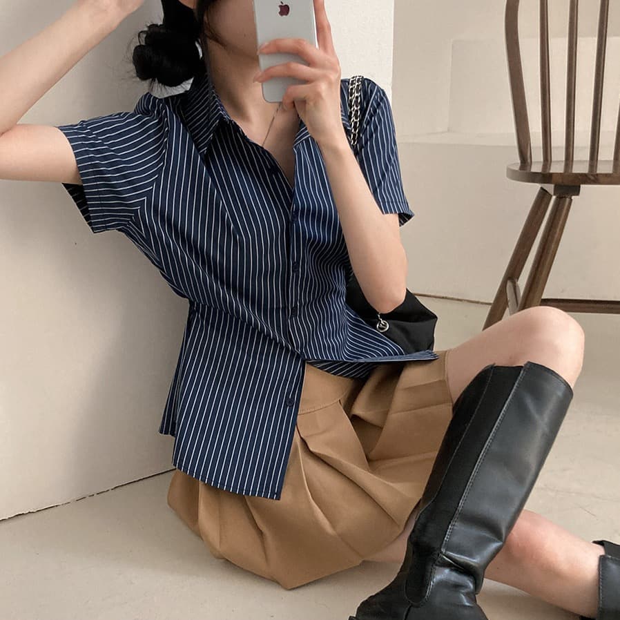 재고 있음 chic Chic 디자인 센스 작은 대중 스트라이프 단추 허리 수축 셔츠 맨위 슬림해 보이는 셔츠 이미지 2