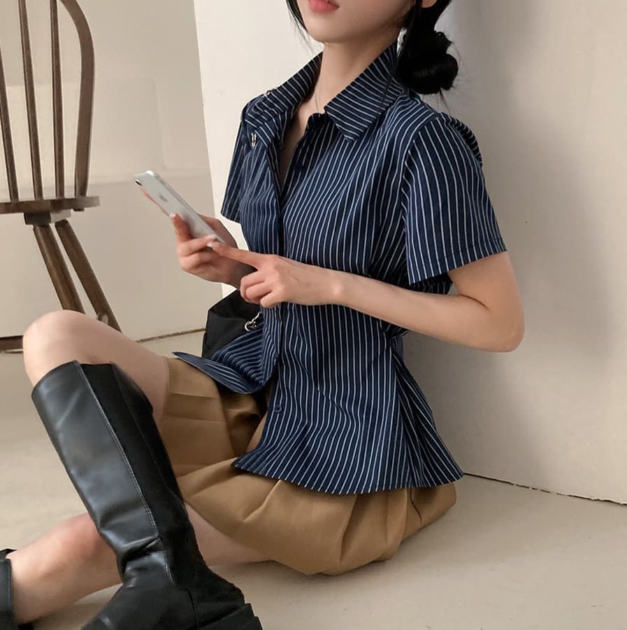 재고 있음 chic Chic 디자인 센스 작은 대중 스트라이프 단추 허리 수축 셔츠 맨위 슬림해 보이는 셔츠 상세 이미지 14