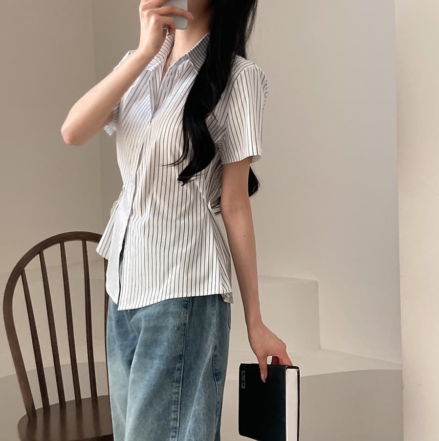 재고 있음 chic Chic 디자인 센스 작은 대중 스트라이프 단추 허리 수축 셔츠 맨위 슬림해 보이는 셔츠 상세 이미지 21