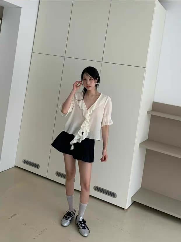 있음 창고 봄 여름 섹션 부드러운 다용도 폴로 칼라 프릴 셔츠 상세 이미지 15