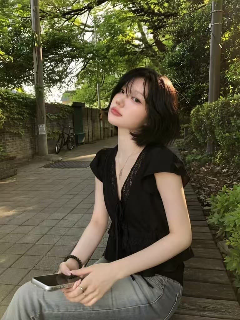 한국 스타일 프랑스식 달콤함 레이스 V넥 거품 소매 레이스업 V넥 프릴 반팔 셔츠 여성 이미지 2
