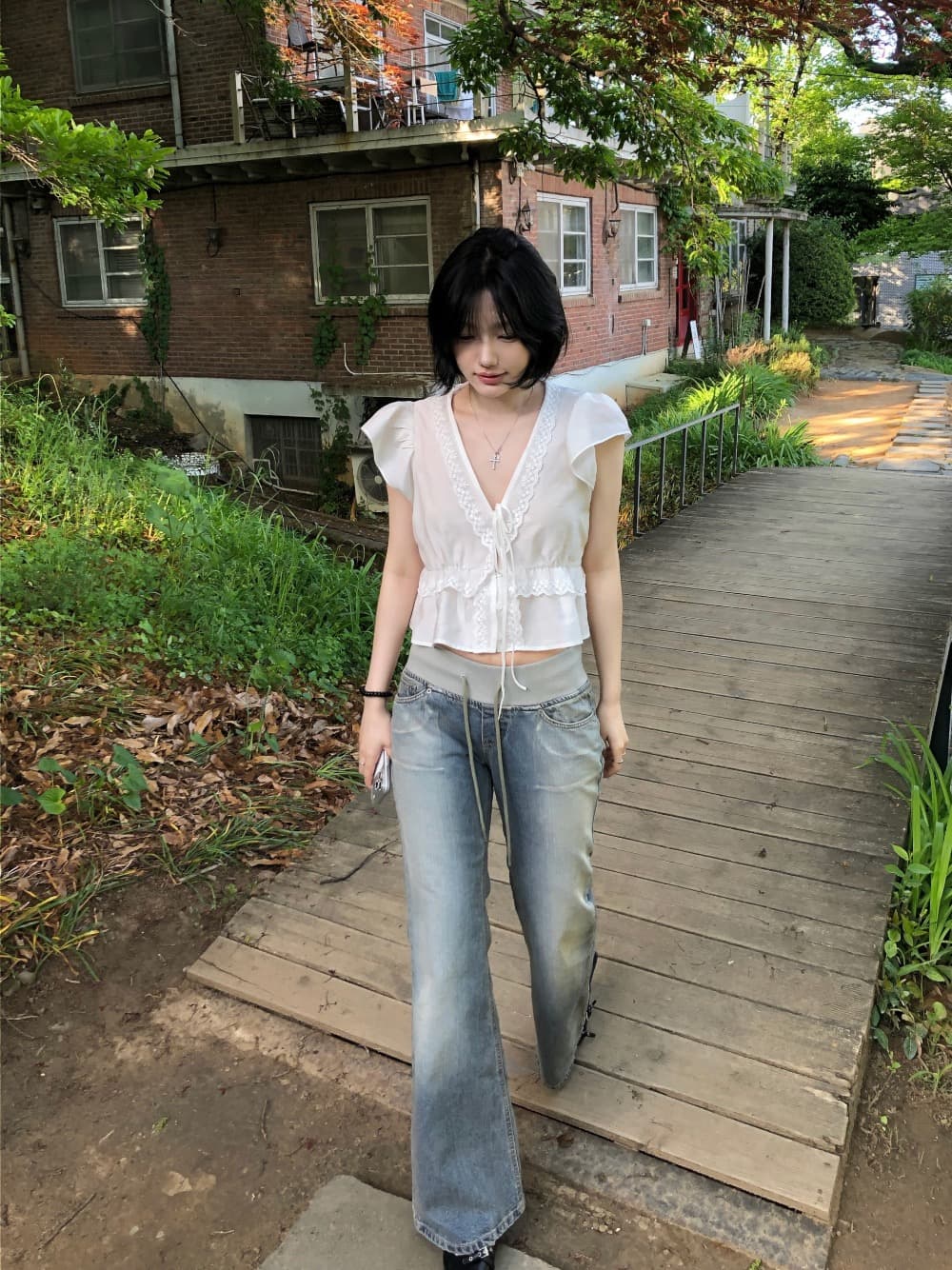 한국 스타일 프랑스식 달콤함 레이스 V넥 거품 소매 레이스업 V넥 프릴 반팔 셔츠 여성 상세 이미지 11