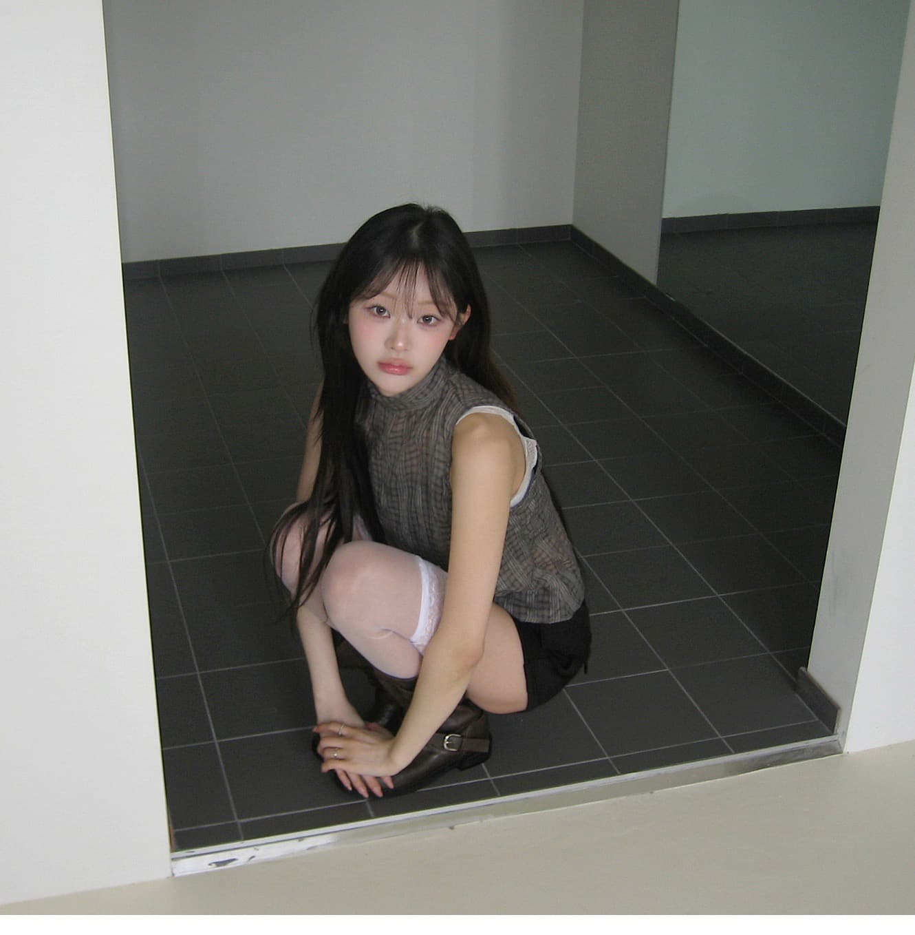 재고 있음 한국 ins 레트로 스탠드 칼라 행침 목 나비 매듭 스트랩 질감 센스 주름 체크무늬 민소매 셔츠 상세 이미지 13