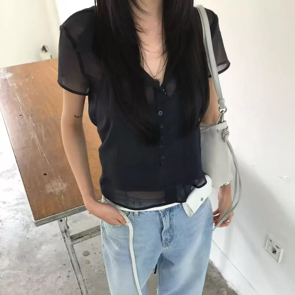 재고 있음 2026 여름 다용도 폴로 칼라 레이스업 행침 목 슬립 페이크 레이어드 반팔 셔츠 상세 이미지 5