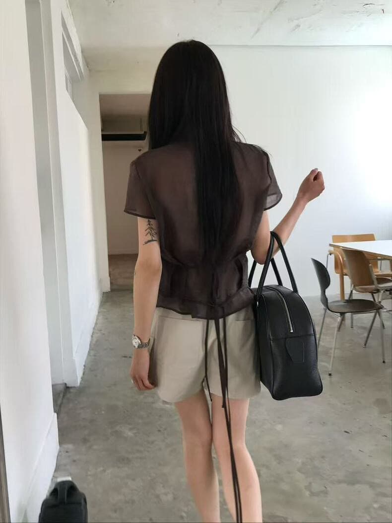 재고 있음 2026 여름 다용도 폴로 칼라 레이스업 행침 목 슬립 페이크 레이어드 반팔 셔츠 상세 이미지 16