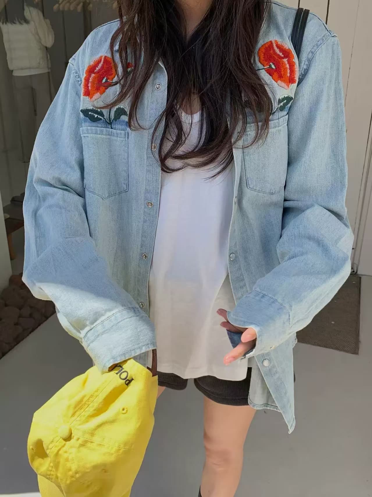 한국 스타일 새로운 긴팔 재킷 가슴 주머니 위 꽃 자수 개성 데님 셔츠 상세 이미지 3