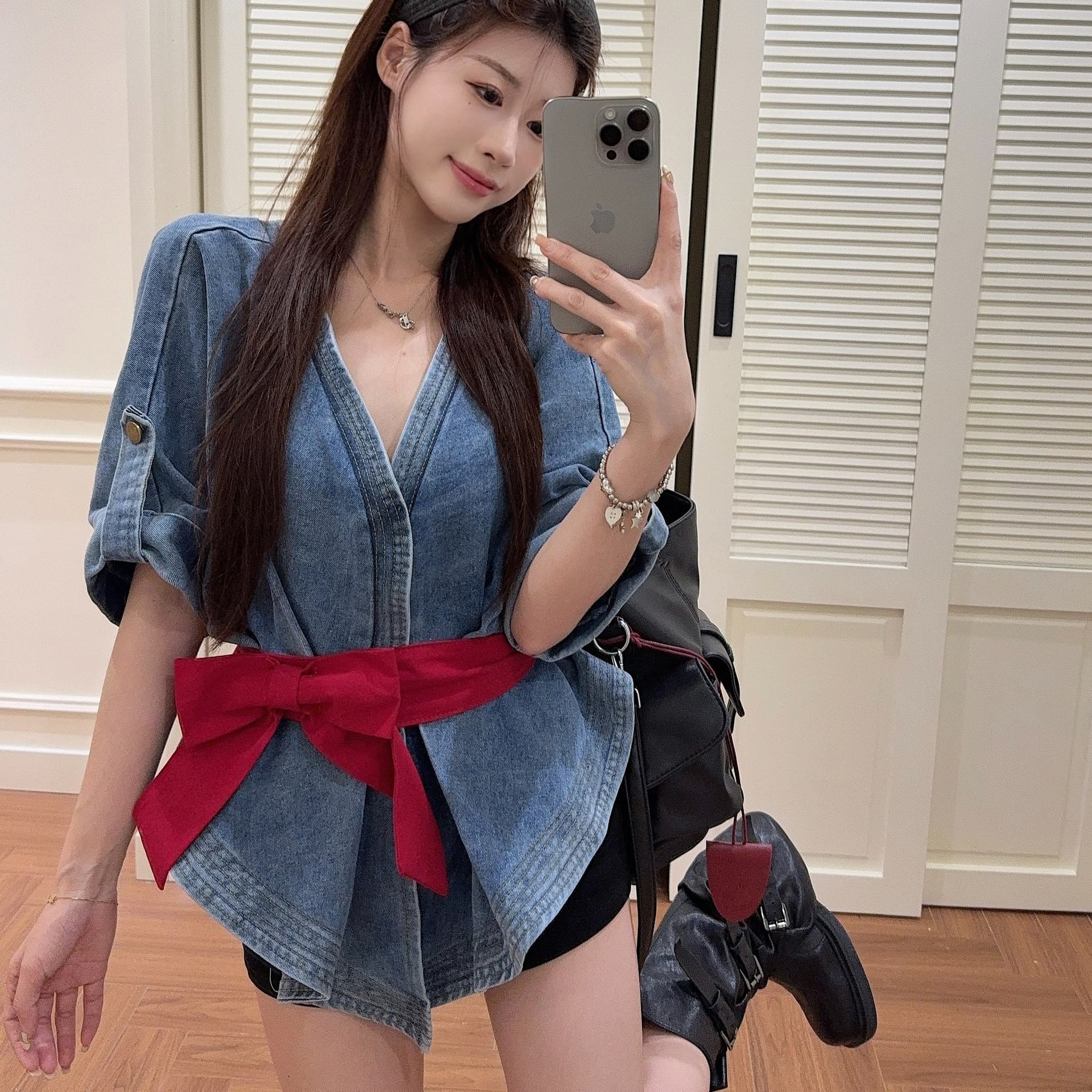 실사 정가 배색 나비 매듭 데님 여성 셔츠 프랑스식 품격 달콤한 매운맛 바람 허리 수축 백리스 슬림해 보이는 맨위 이미지 5