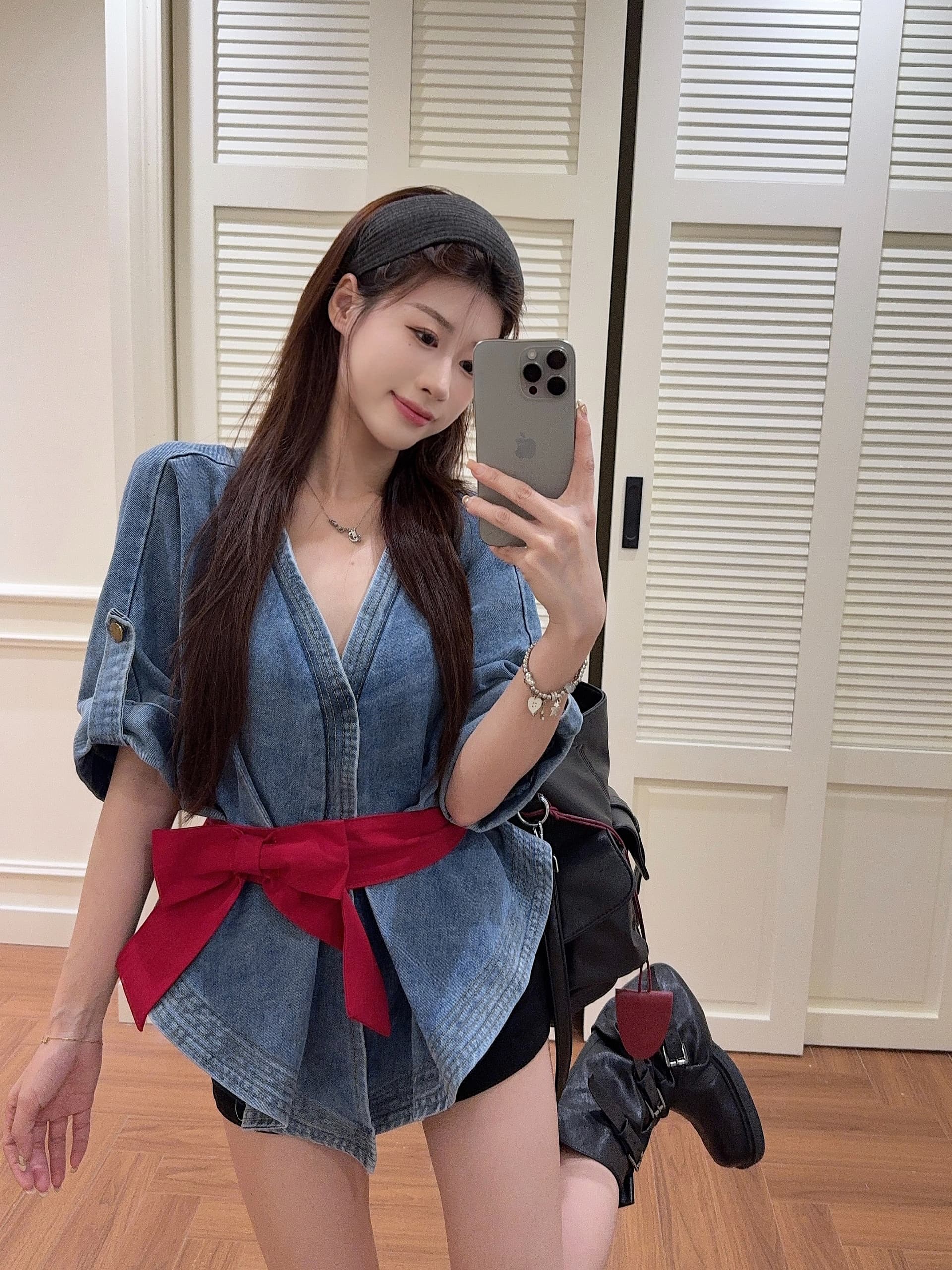실사 정가 배색 나비 매듭 데님 여성 셔츠 프랑스식 품격 달콤한 매운맛 바람 허리 수축 백리스 슬림해 보이는 맨위 상세 이미지 8
