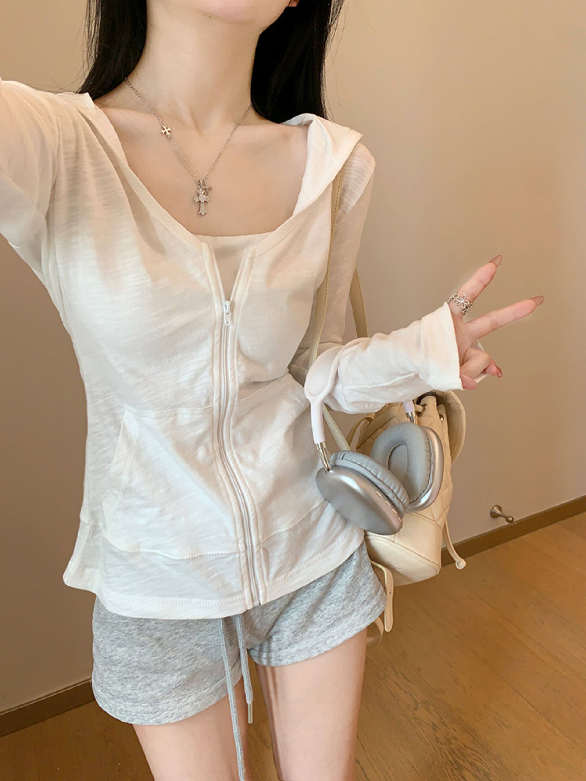 순수한 욕망 바람 miu 부서 화이트 후드 지퍼 자외선 차단 얇은 스타일 재킷 오픈 가디건 여성 봄 2026 긴팔 티셔츠 맨위 이미지 3