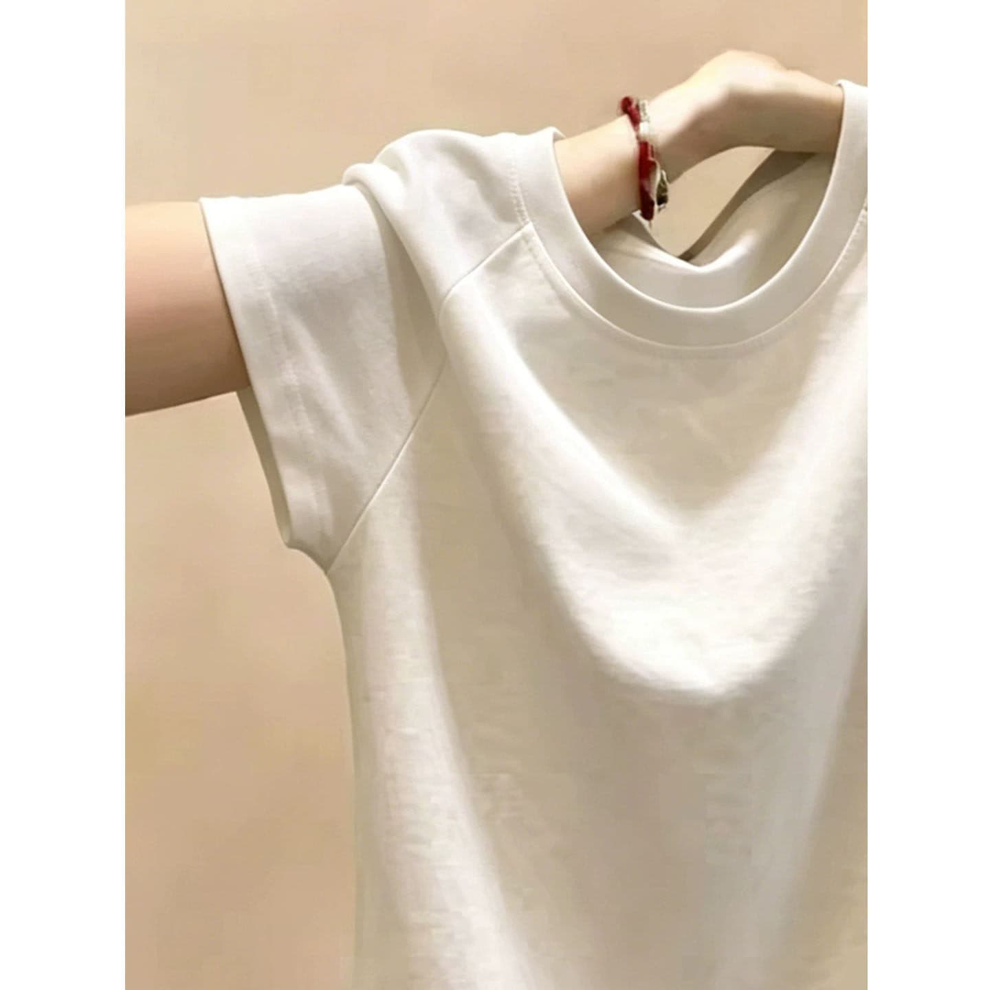 빅 사이즈 여성 의류 긍정적 인 어깨 반팔 티셔츠 여름 몸매 가꾸기 슬림해 보이는 디자인 센스 트임 고유 한 아름다운 그레이트 봐. 의류 이미지 3
