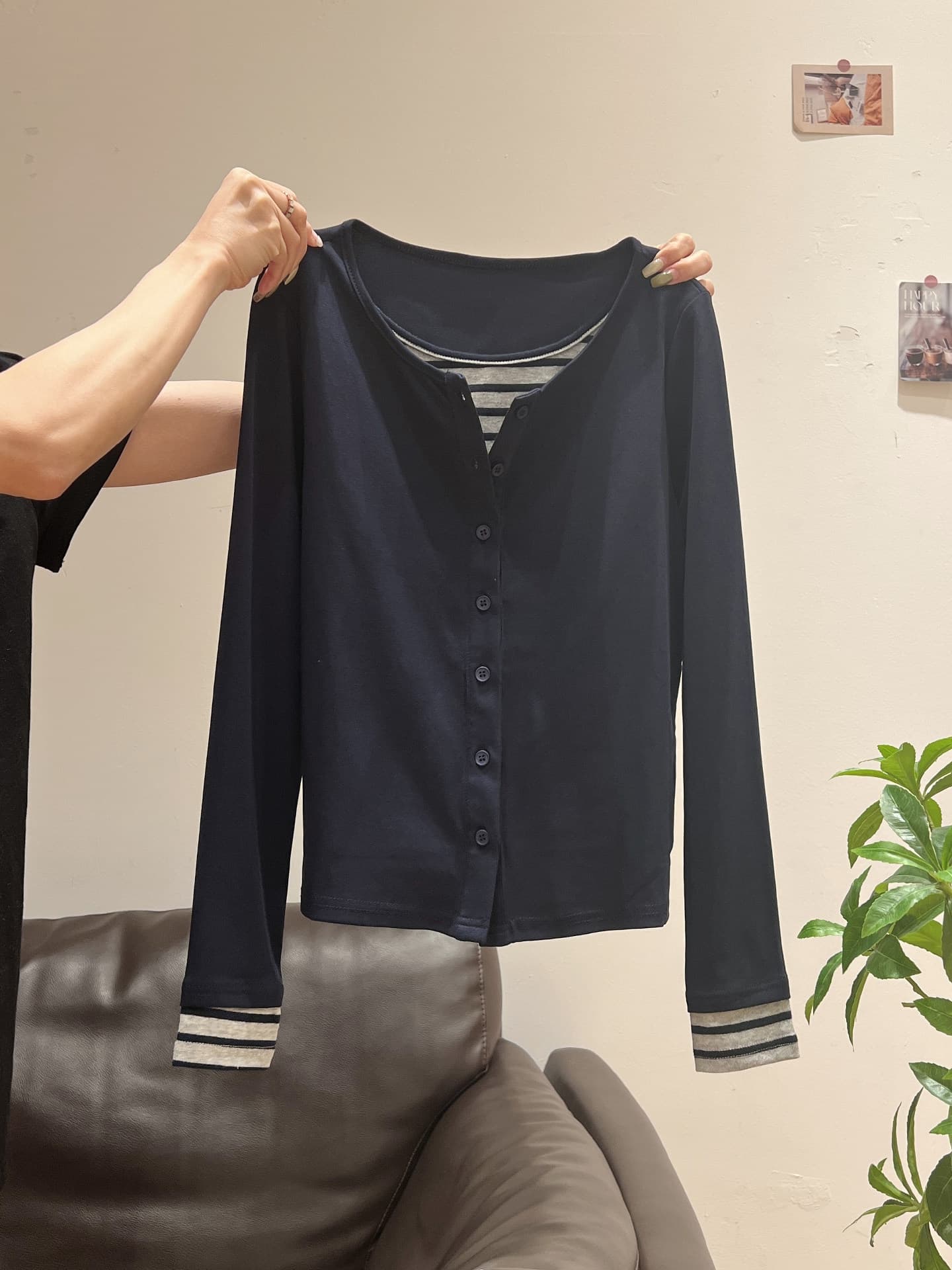경관 그림 페이크 레이어드 스트라이프 패치워크 긴팔 오픈 가디건 여성 2026 년 가을 새로운 디자인 센스 기본 셔츠 맨위 이미지 2
