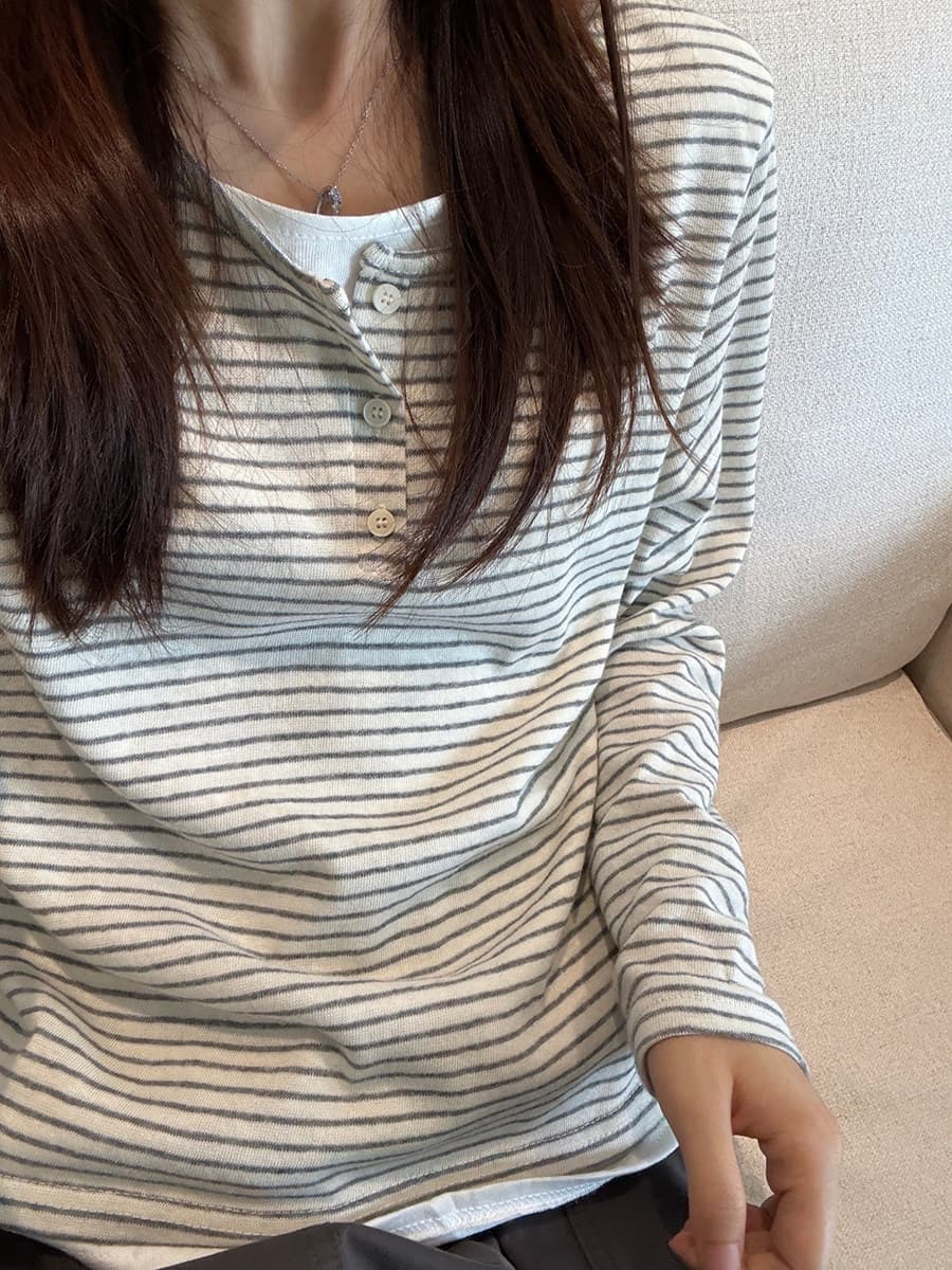 경관 그림 한 부서 스트라이프 페이크 레이어드 헨리 칼라 긍정적 인 어깨 긴팔 티셔츠 여성 가을 느긋한 루즈핏 기본 셔츠 맨위 상세 이미지 3