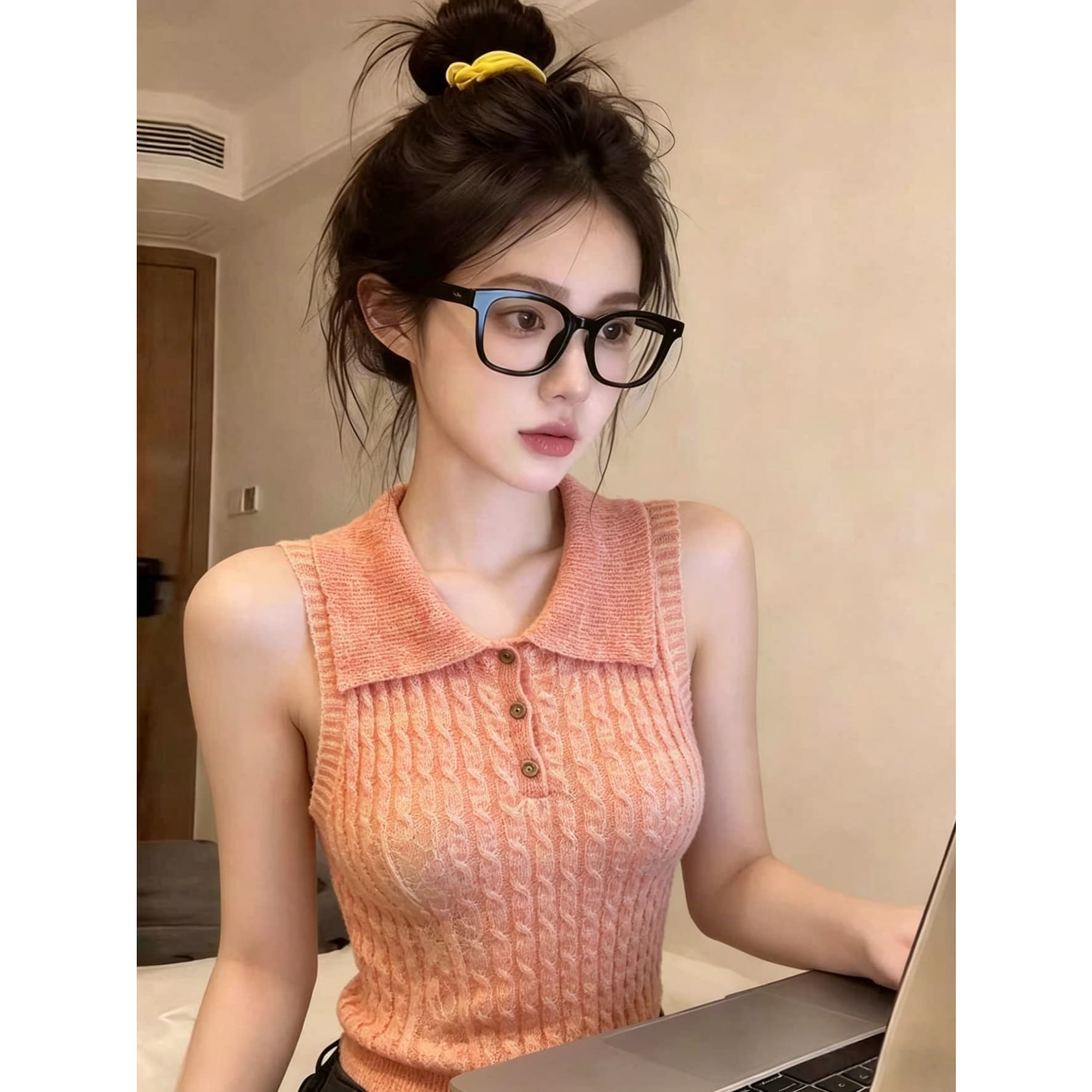 여름 주황색 분말 간기 색상 실 부드러운 한 부서 바람 POLO 칼라 니트 민소매 조끼 외출용 인사이드 가져 가라. 슬림해 보이는 맨위