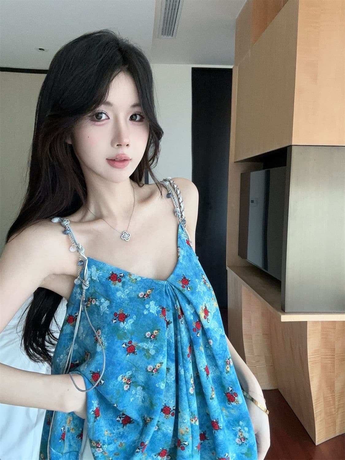 휴가 바람 레트로 파란색 꽃무늬 캐미솔 여름 새로운 달콤함 프릴 민소매 핫걸 해변가 맨위 상세 이미지 5