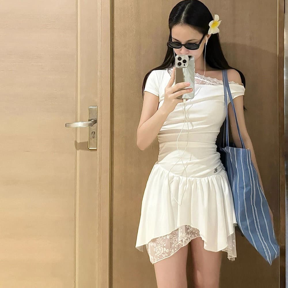 프랑스식 순수한 욕망 바람 비스듬한 어깨 레이스 조각 드레스 아이들 2026 여름 새로운 디자인 센스 불규칙 미니 스커트 이미지 5