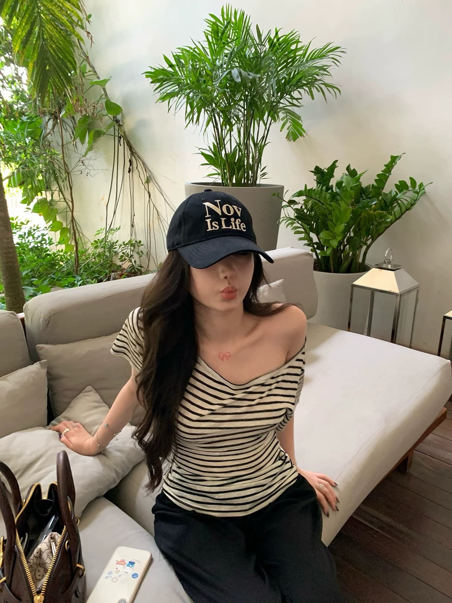 원본 눈꽃 면 컬러 짜임 기사 배색 스트라이프 비스듬한 어깨 반팔 티셔츠 여성 여름 디자인 센스 맨위 이미지 2