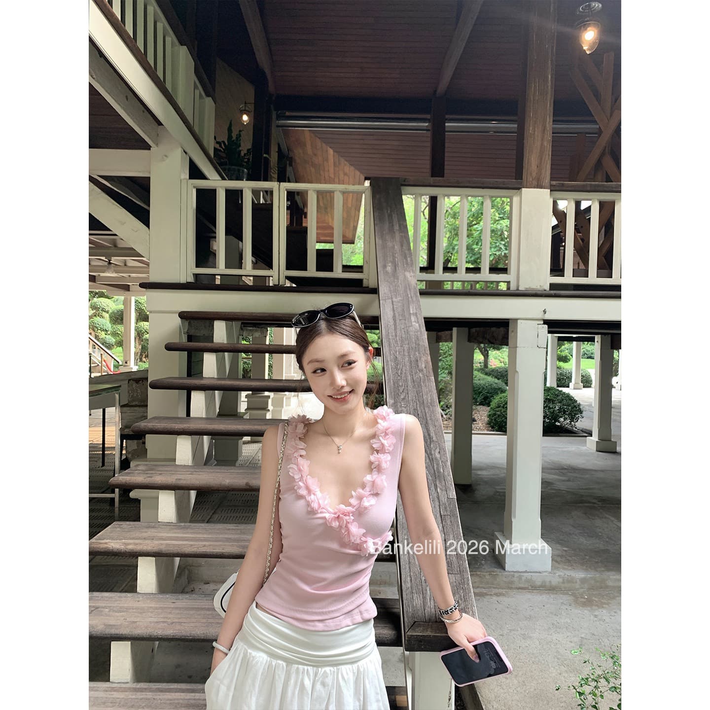 260 그램 사람들 면 달콤함 디자인 센스 3 차원 꽃 패치워크 십자가 V넥 허리 수축 Pleat Pleat 캐미솔 여름 이미지 4