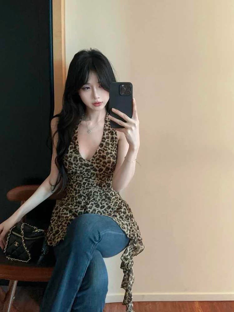 아메리칸 핫걸 V넥 행침 목 캐미솔 여름 외출용 리본 디자인 센스 허리 수축 슬림해 보이는 레오파드 무늬 맨위 상세 이미지 3