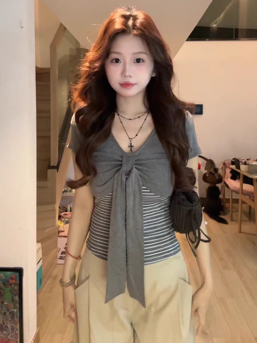 원본 주간 실크 사람들 면 섹션 여름 티셔츠 여성 스트라이프 페이크 레이어드 V넥 반팔 몸매 가꾸기 슬림해 보이는 나비 매듭 맨위 이미지 2