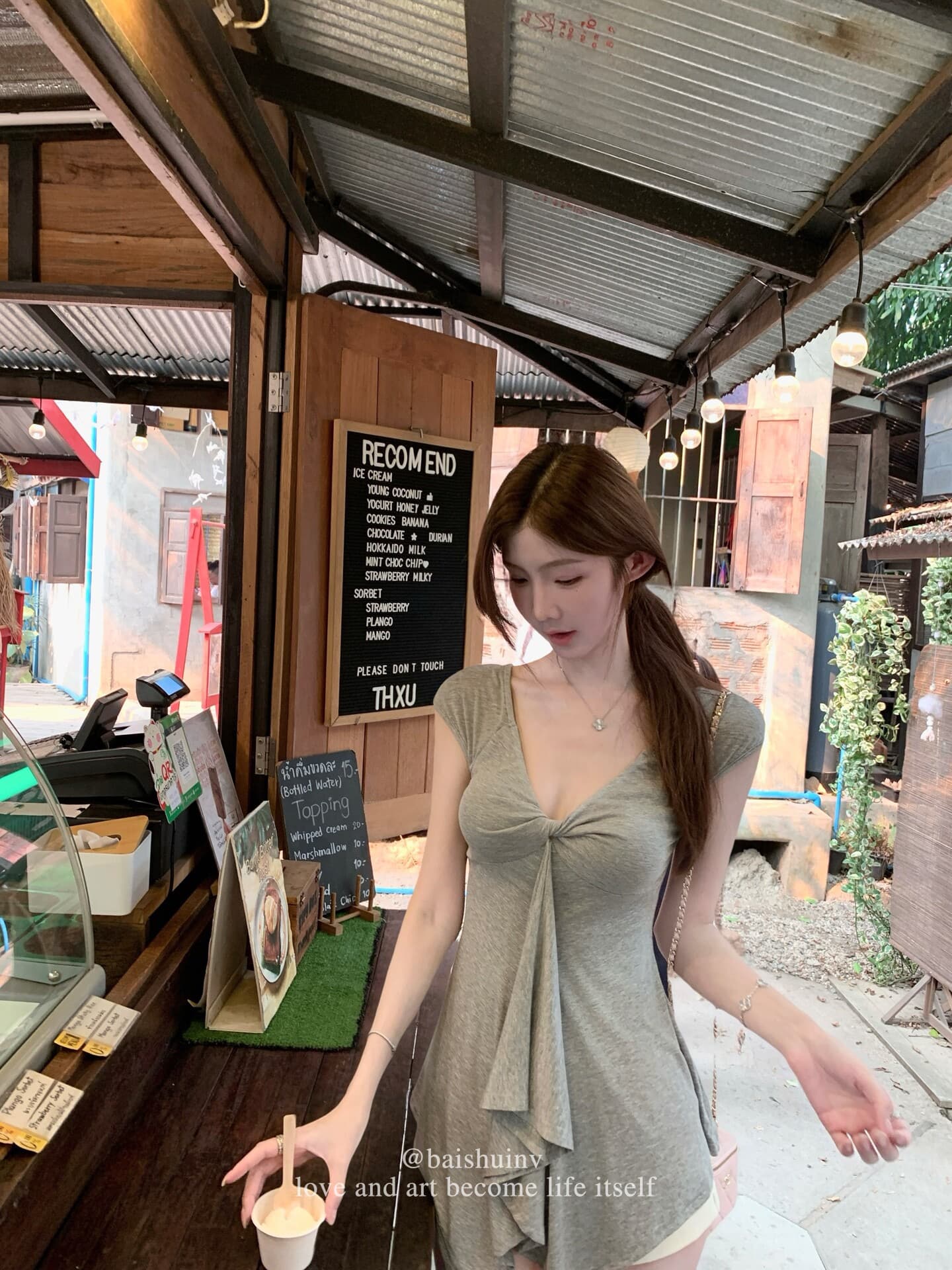 260 그램 사람들 면 십자가 비틀림 디자인 핫걸 티셔츠 여성 여름 캐주얼 바람이 아닙니다. 규칙 허리 수축 도루 가을 센스 맨위 상세 이미지 14