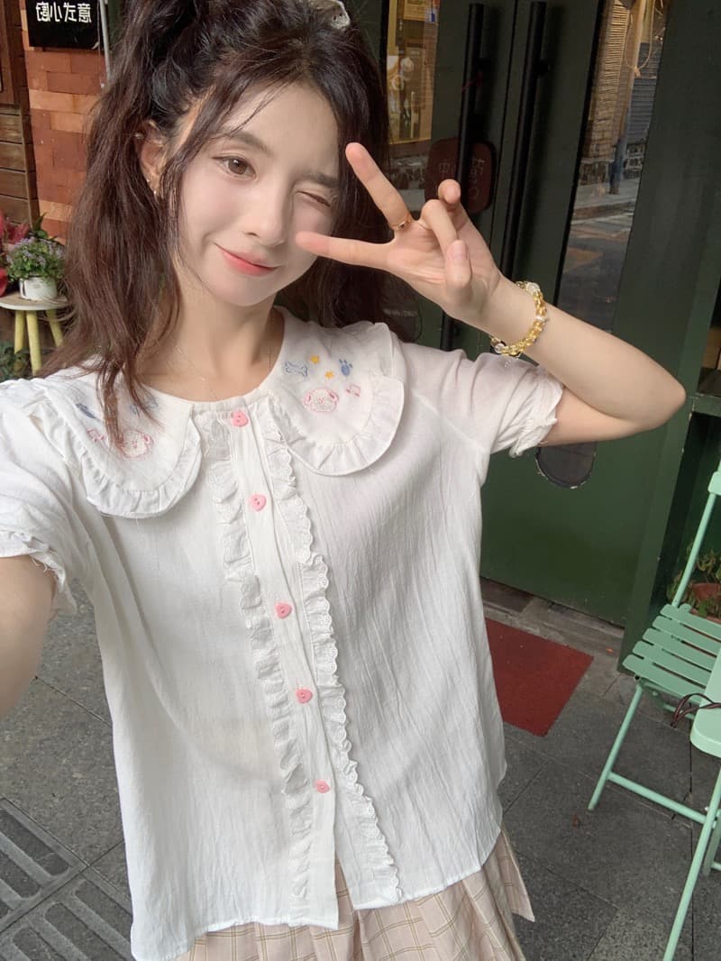 달콤함 귀여운 만화 자수 베이비 칼라 여성 셔츠 2026 여름 다용도 디자인 센스 Chic 거품 소매 맨위 상세 이미지 12